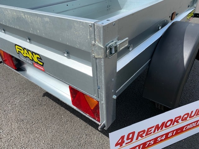 PROMO Remorque Bagagère GLE 151 FRANC TRAILERS TRIGANO - 144 x 99 x 30 cm  Utile - PTAC 500 kg > Avec bâche plate et roue jockey INCLUS - 49 Remorques  à Cholet Maine-et-Loire, location et vente